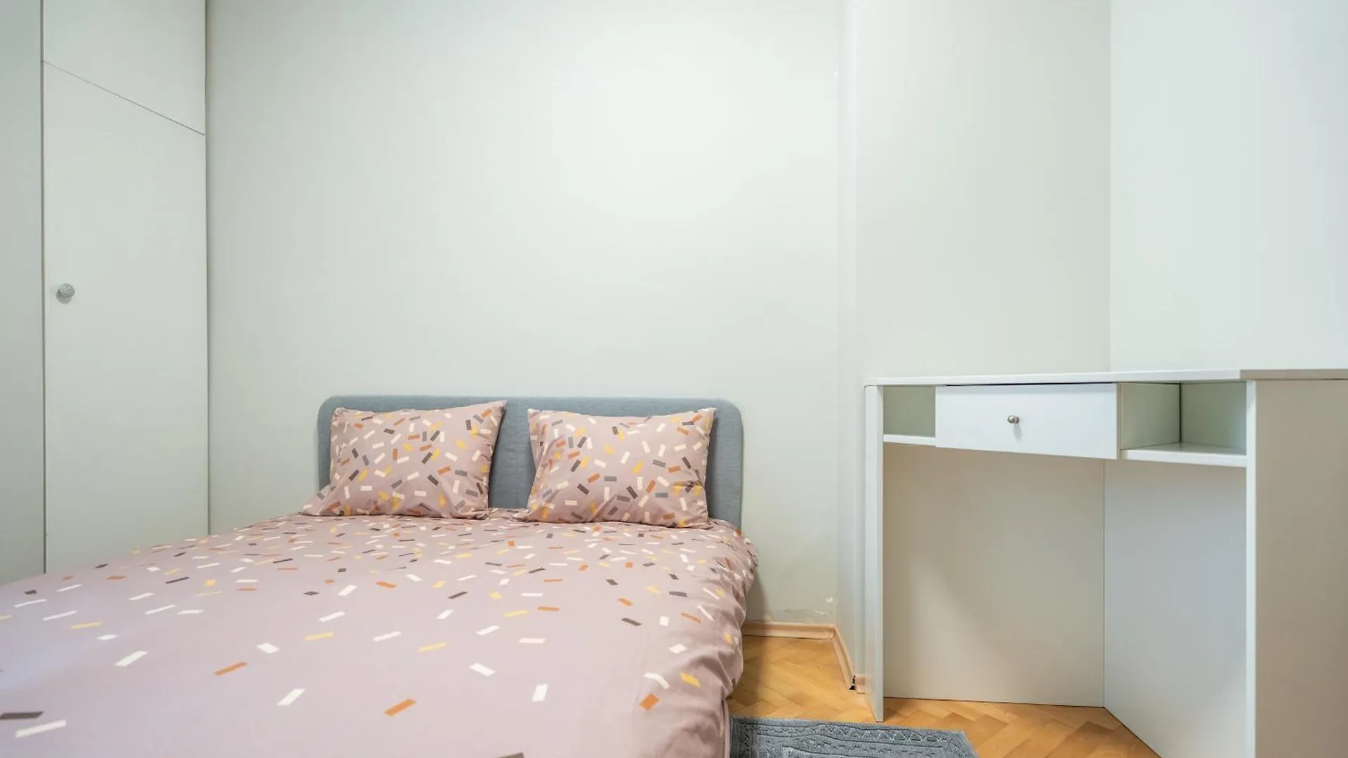 The Right Choice 10 Apartment Sofia 0*,